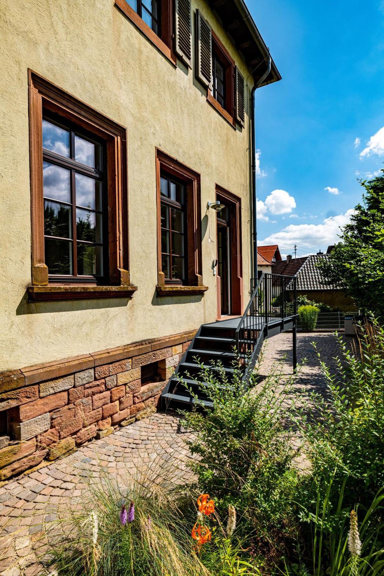 Grosse Pause Altes Schulhaus Schweigen Lägenhet Exteriör bild